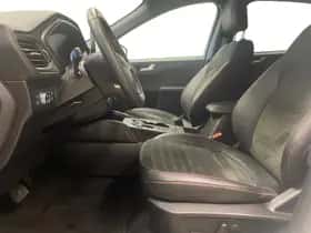 Ford Kuga (2023) thumbnail 9