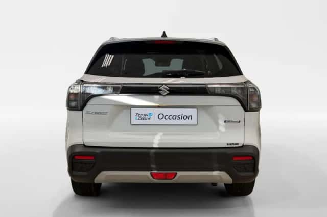 Suzuki S-Cross (2024) thumbnail 6