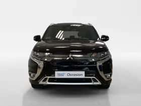 Mitsubishi Outlander (2020) thumbnail 2