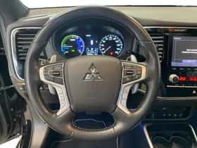 Mitsubishi Outlander (2020) thumbnail 11