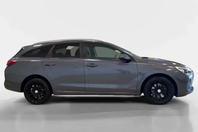 Hyundai i30 (2017) thumbnail 4