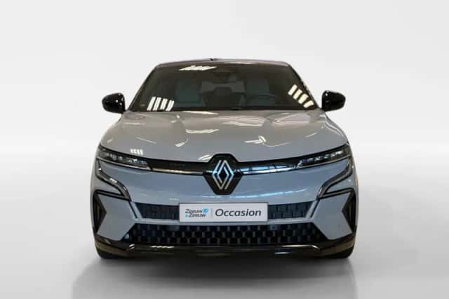 Renault Mégane E-Tech (2022) thumbnail 2