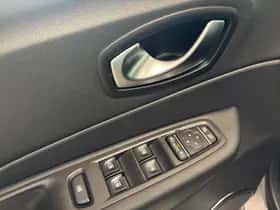 Renault Captur (2018) thumbnail 24