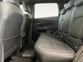Mitsubishi Outlander (2019) thumbnail 18