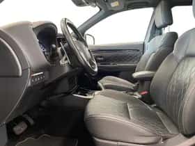 Mitsubishi Outlander (2019) thumbnail 23
