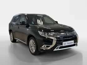 Mitsubishi Outlander (2019) thumbnail 4