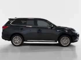 Mitsubishi Outlander (2019) thumbnail 7