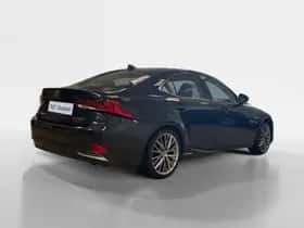 Lexus IS (2019) thumbnail 2
