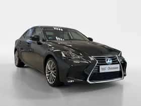 Lexus IS (2019) thumbnail 3