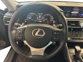 Lexus IS (2019) thumbnail 22