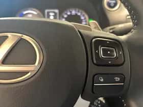 Lexus IS (2019) thumbnail 24