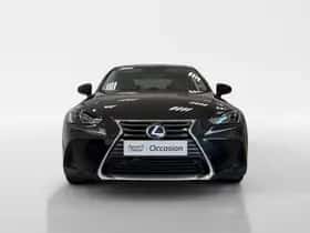 Lexus IS (2019) thumbnail 5