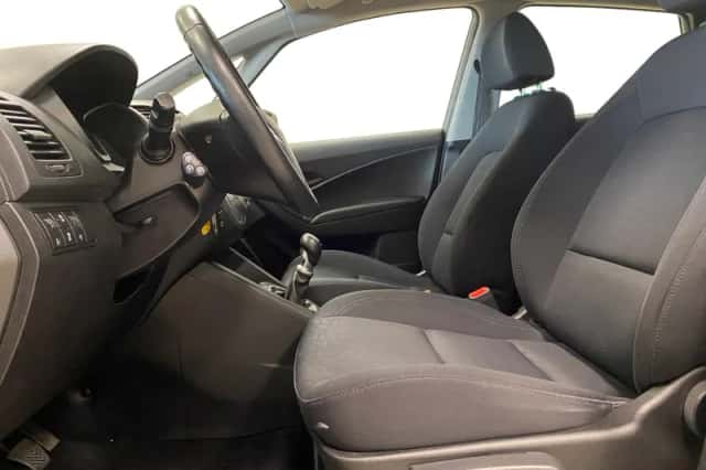 Hyundai ix20 (2015) thumbnail 9