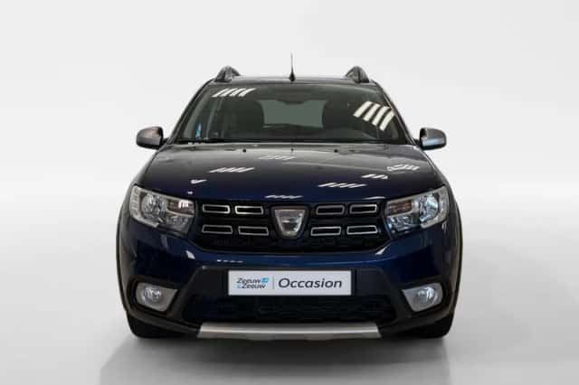 Dacia Sandero Stepway (2018) thumbnail 2