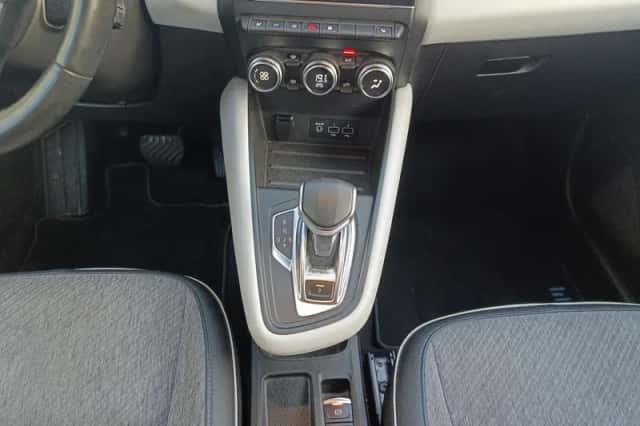 Renault Captur (2021) thumbnail 23