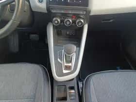 Renault Captur (2021) thumbnail 23