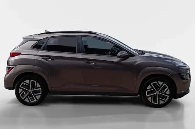 Hyundai Kona (2022) thumbnail 4