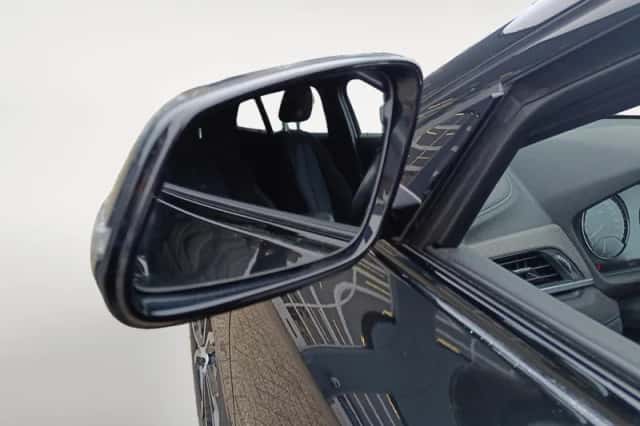 BMW X2 (2018) thumbnail 14
