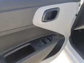Hyundai i10 (2023) thumbnail 12