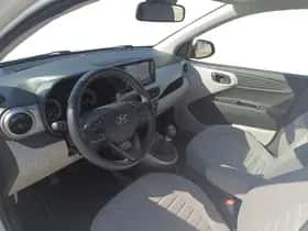 Hyundai i10 (2023) thumbnail 14