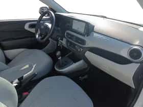 Hyundai i10 (2023) thumbnail 25