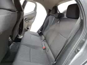 Toyota Yaris (2023) thumbnail 25