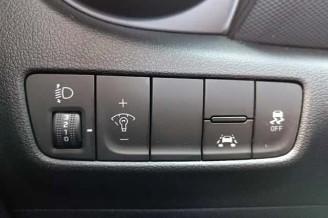 Hyundai Kona (2018) thumbnail 22