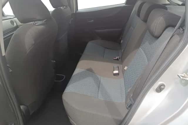 Toyota Yaris (2013) thumbnail 12