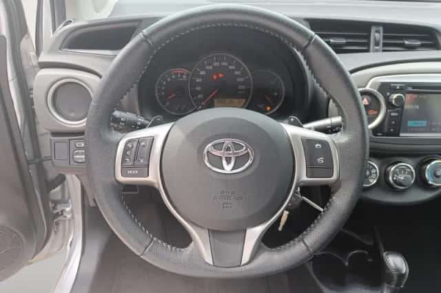 Toyota Yaris (2013) thumbnail 20