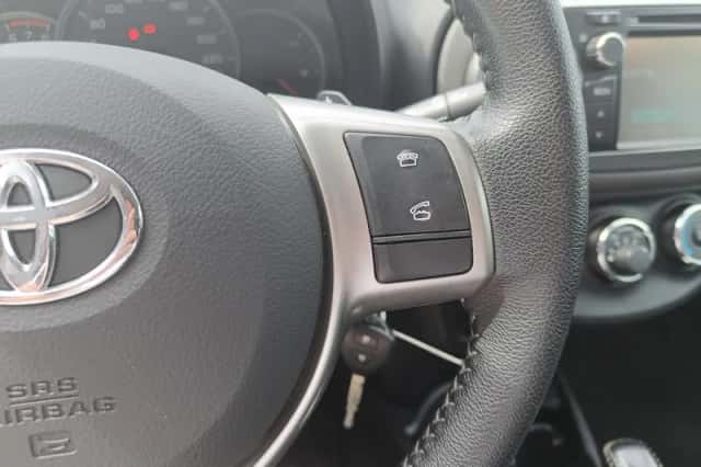 Toyota Yaris (2013) thumbnail 22