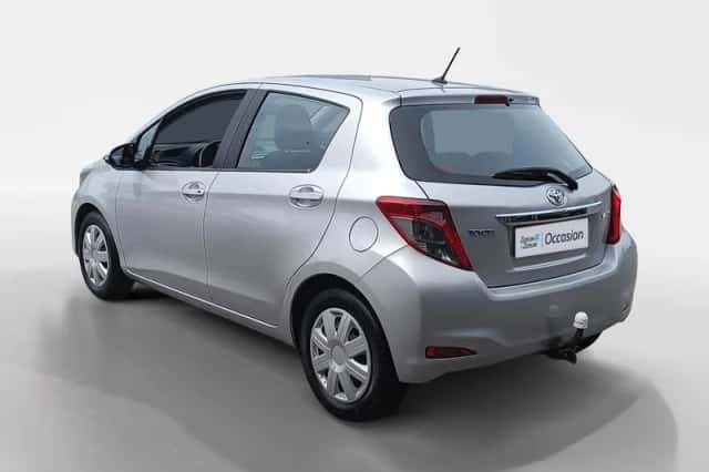 Toyota Yaris (2013) thumbnail 6