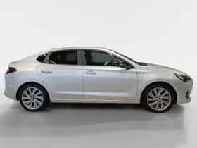 Hyundai i30 (2019) thumbnail 4