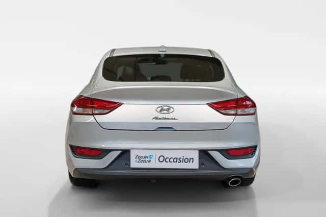 Hyundai i30 (2019) thumbnail 6