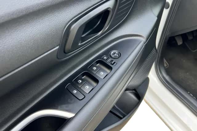 Hyundai i20 (2023) thumbnail 12