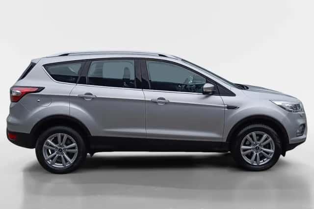 Ford Kuga (2018) thumbnail 4