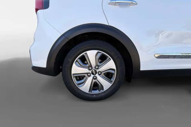 Kia Niro (2018) thumbnail 5