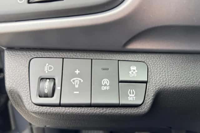 Kia Stonic (2023) thumbnail 13
