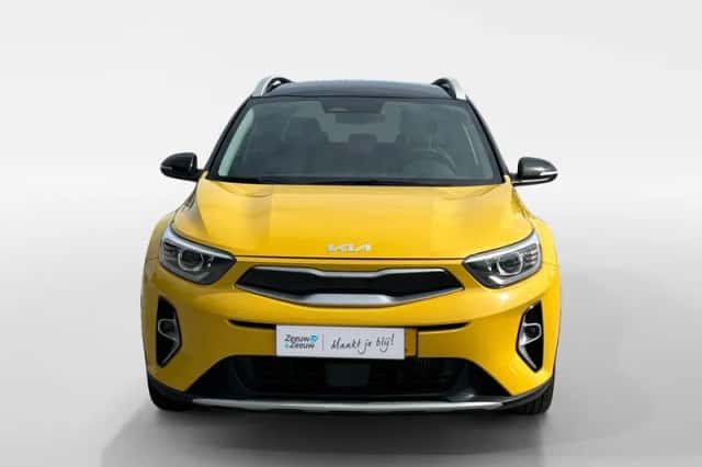 Kia Stonic (2023) thumbnail 2