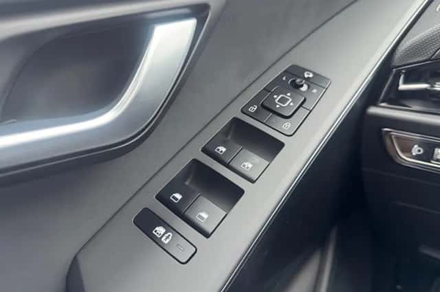 Kia Niro (2025) thumbnail 13