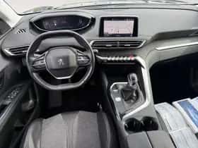 Peugeot 3008 (2017) thumbnail 14