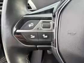 Peugeot 3008 (2017) thumbnail 17