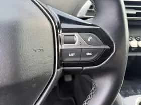 Peugeot 3008 (2017) thumbnail 18