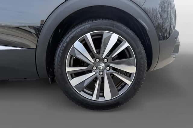 Peugeot 3008 (2017) thumbnail 3