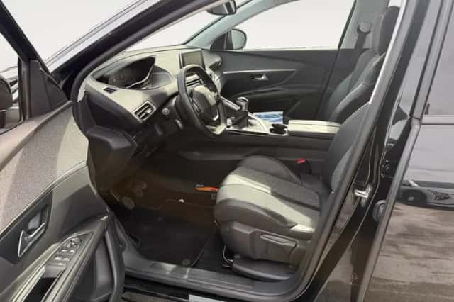 Peugeot 3008 (2017) thumbnail 22