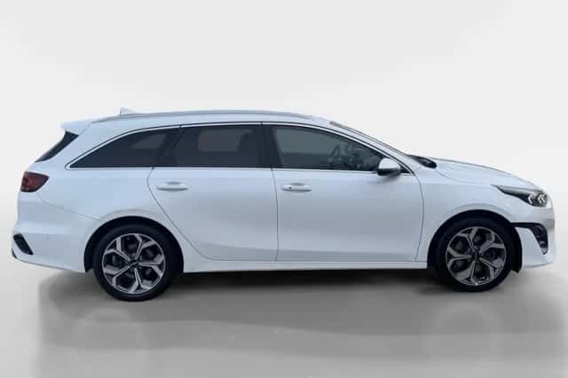 Kia Ceed Sportswagon (2021) thumbnail 4