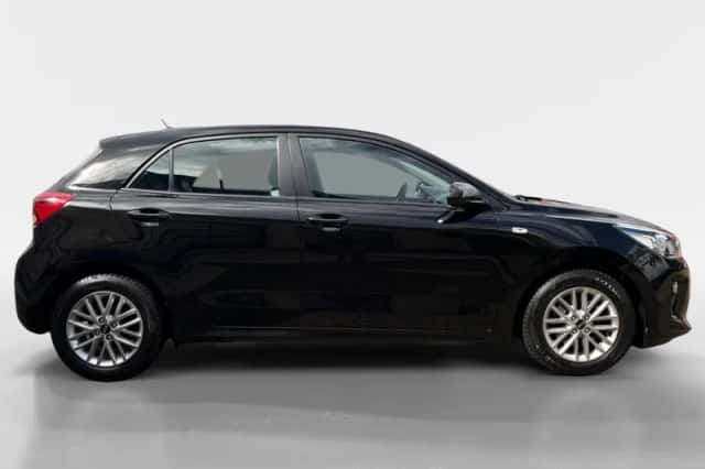 Kia Rio (2018) thumbnail 4