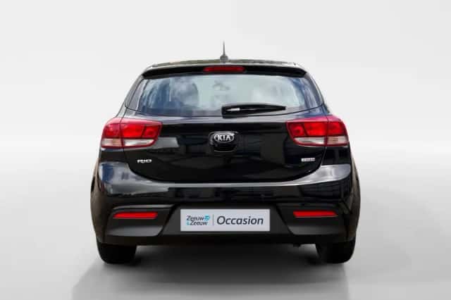 Kia Rio (2018) thumbnail 6