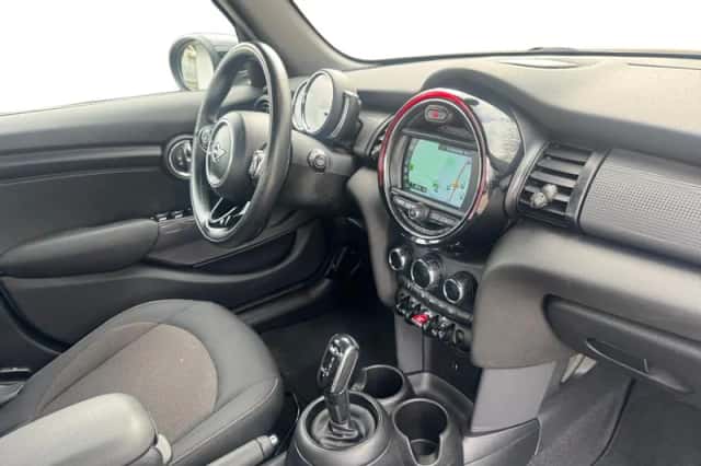 MINI Cooper (2019) thumbnail 12
