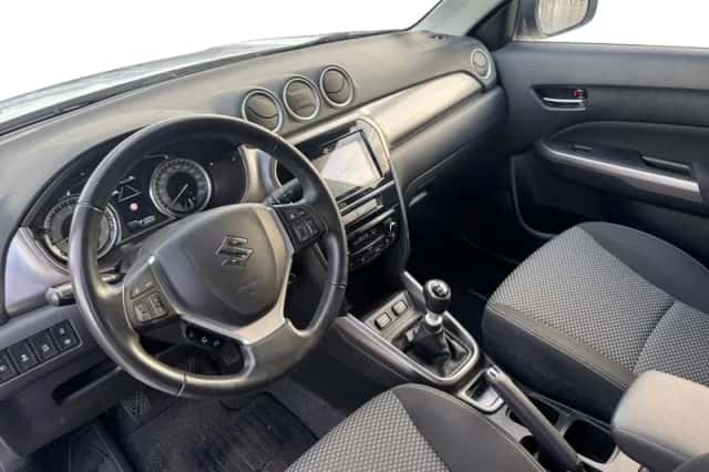 Suzuki Vitara (2021) thumbnail 9