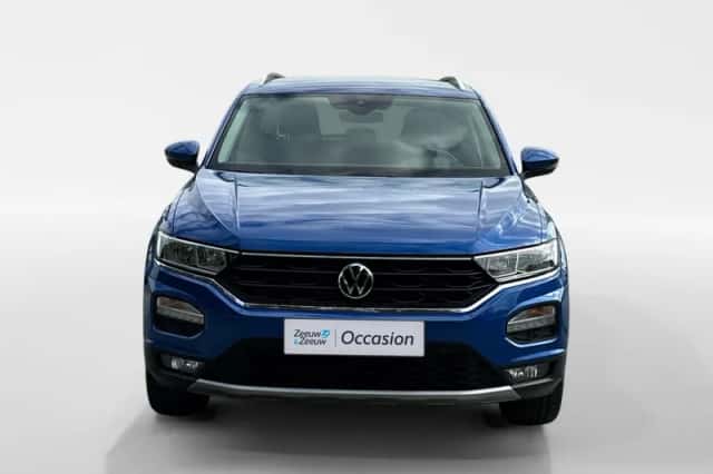 Volkswagen T-Roc (2021) thumbnail 2